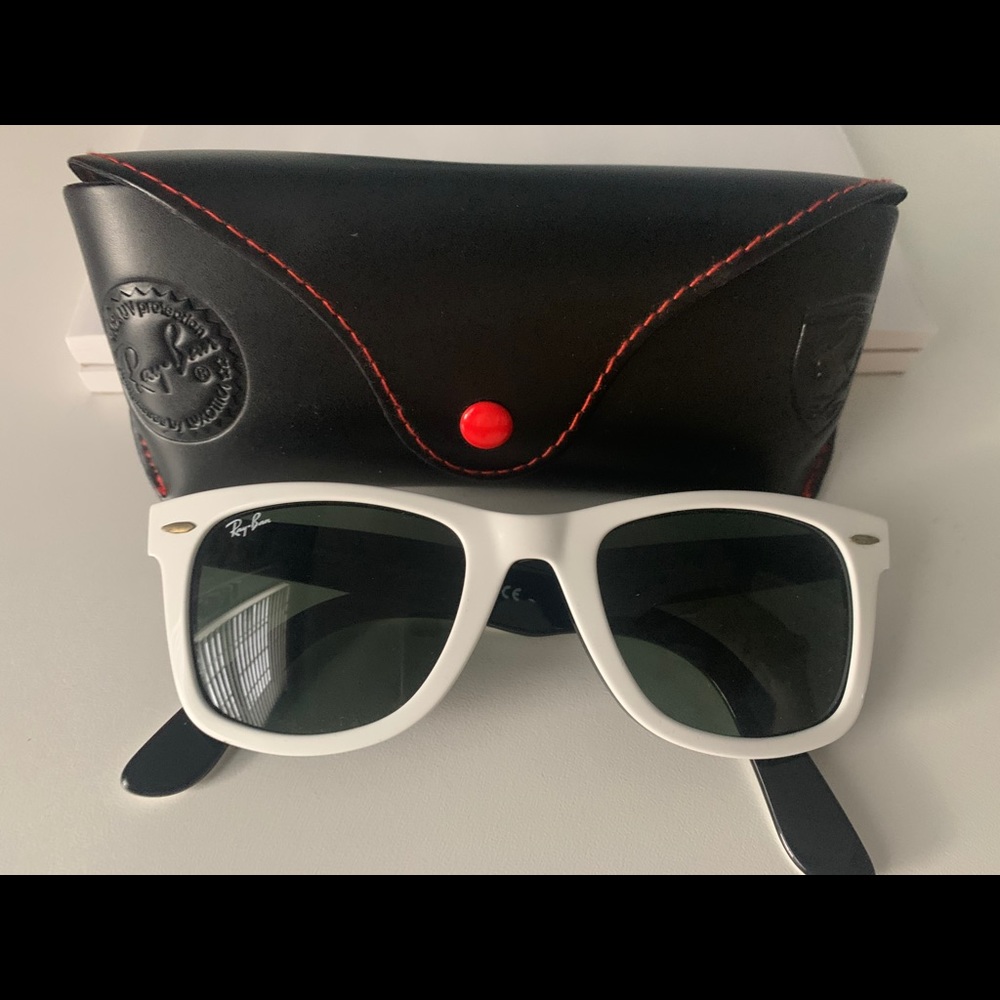 Ray-Ban Wayfarer with case